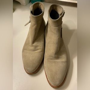 Aquatalia Suede ankle boots in beige/ tan Women size 7